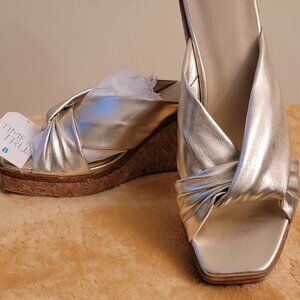 Women's Size 8 Gold Metallic Wedge Shoe